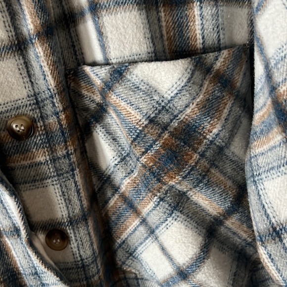 Blue B Boutique Plaid Button Up Shacket Large - Picture 2 of 7